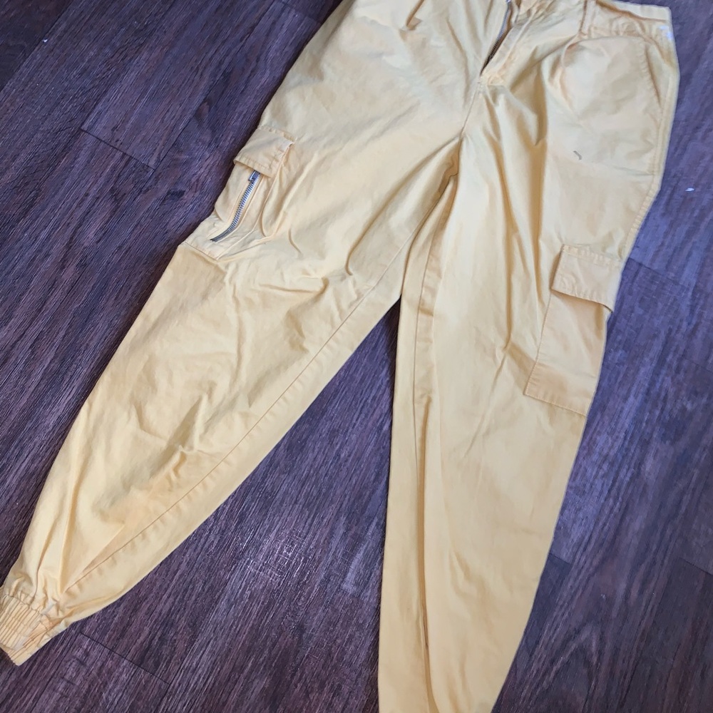 Butter yellow cargo pants Size